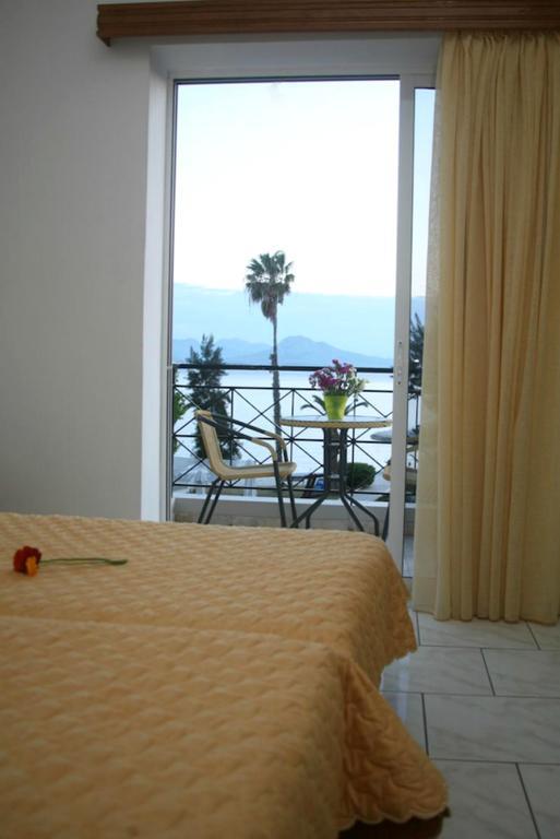 Anthemio Aparthotel Loutraki  Exterior photo